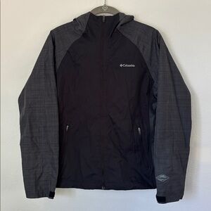 Columbia Rain Shell Omni Tech Waterproof Breathable Black and Gray Jacket